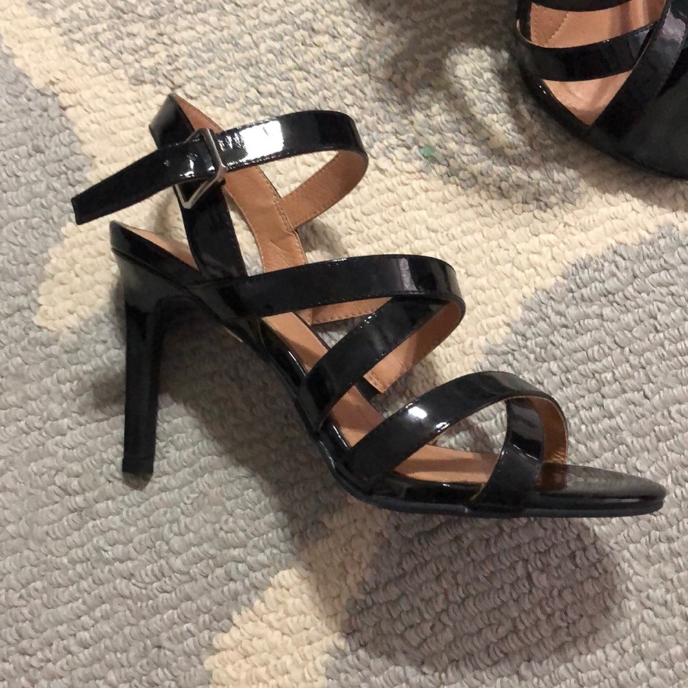 Black strap heels - Picture 3 of 4